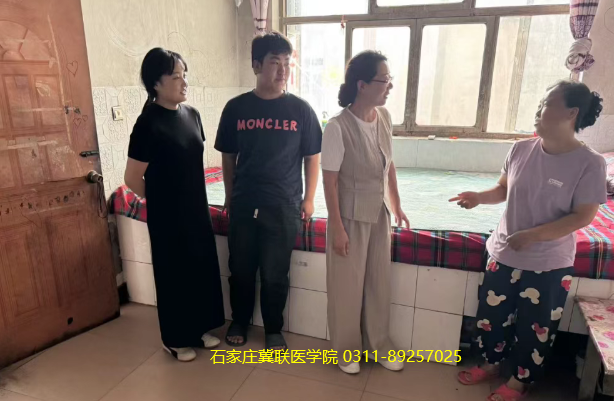 石家庄冀联医学中等专业学校下乡06.png